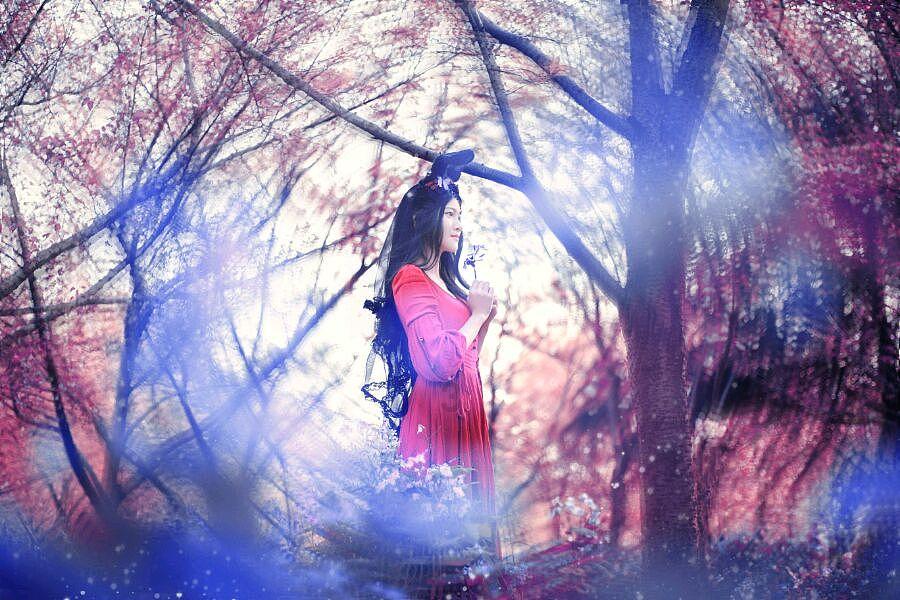 杭师大师生西站挥毫送祝“福”